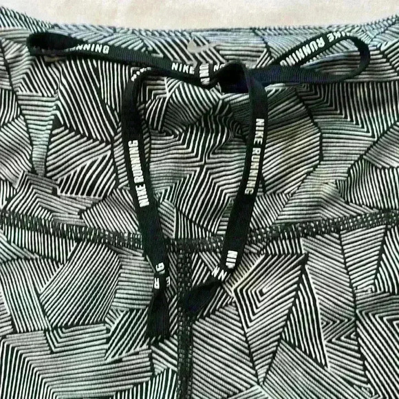 Nike Dri- FIT Leggings - Picture 3 of 16